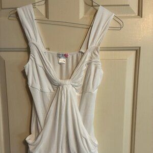 Women's Sleeveless White Top Size Medium by Body Central